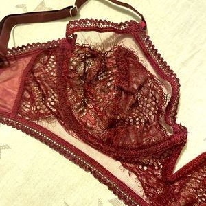 NWT Thistle and Spire Bra in Cherry Red 32E - beautiful lace detail!